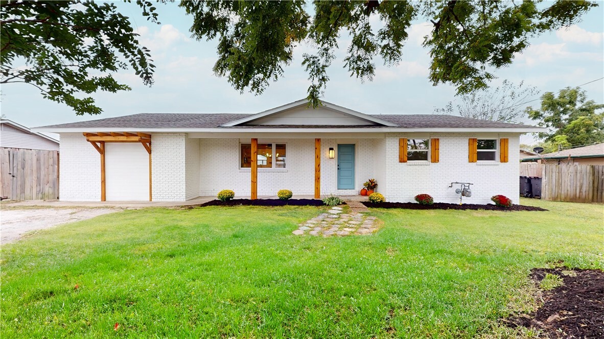 Property Photo:  1089 Elway Drive  AR 72764 