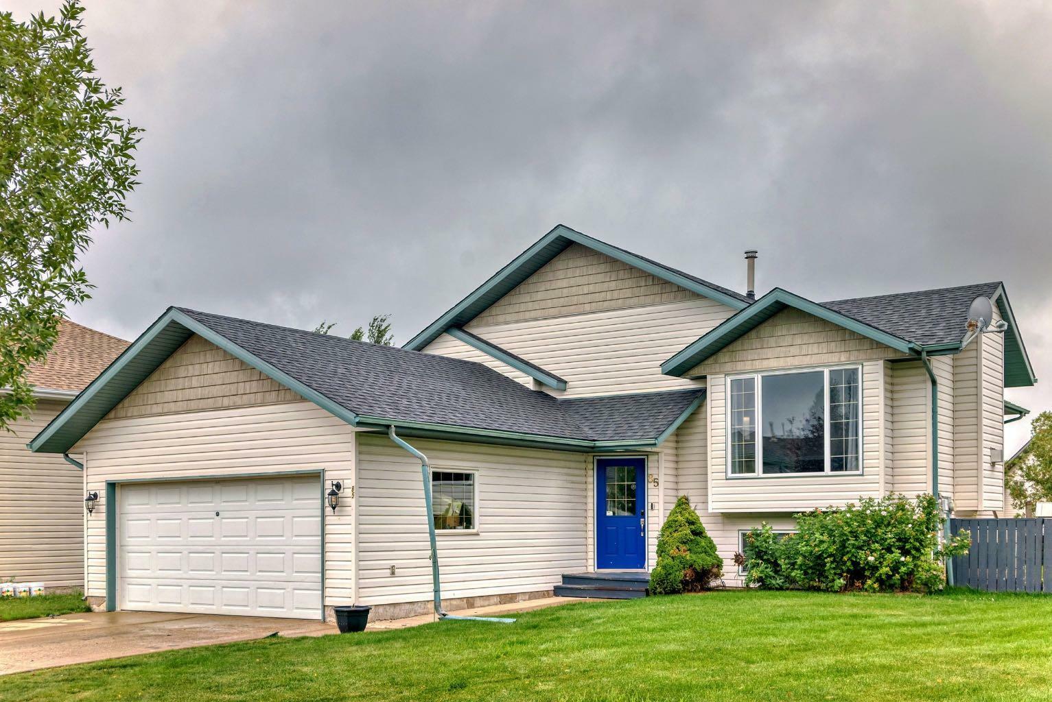 Property Photo:  85 Herder Drive  AB T4S 1X8 