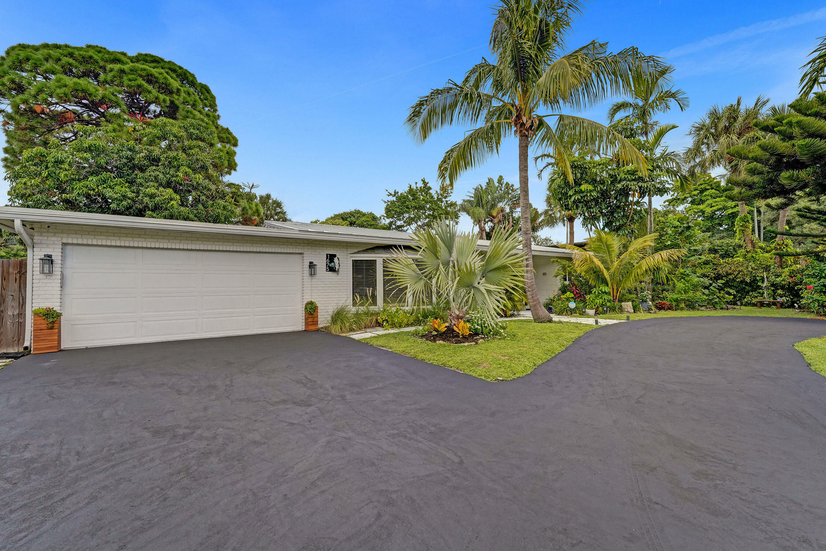 Property Photo:  1675 NE 34 Drive  FL 33334 