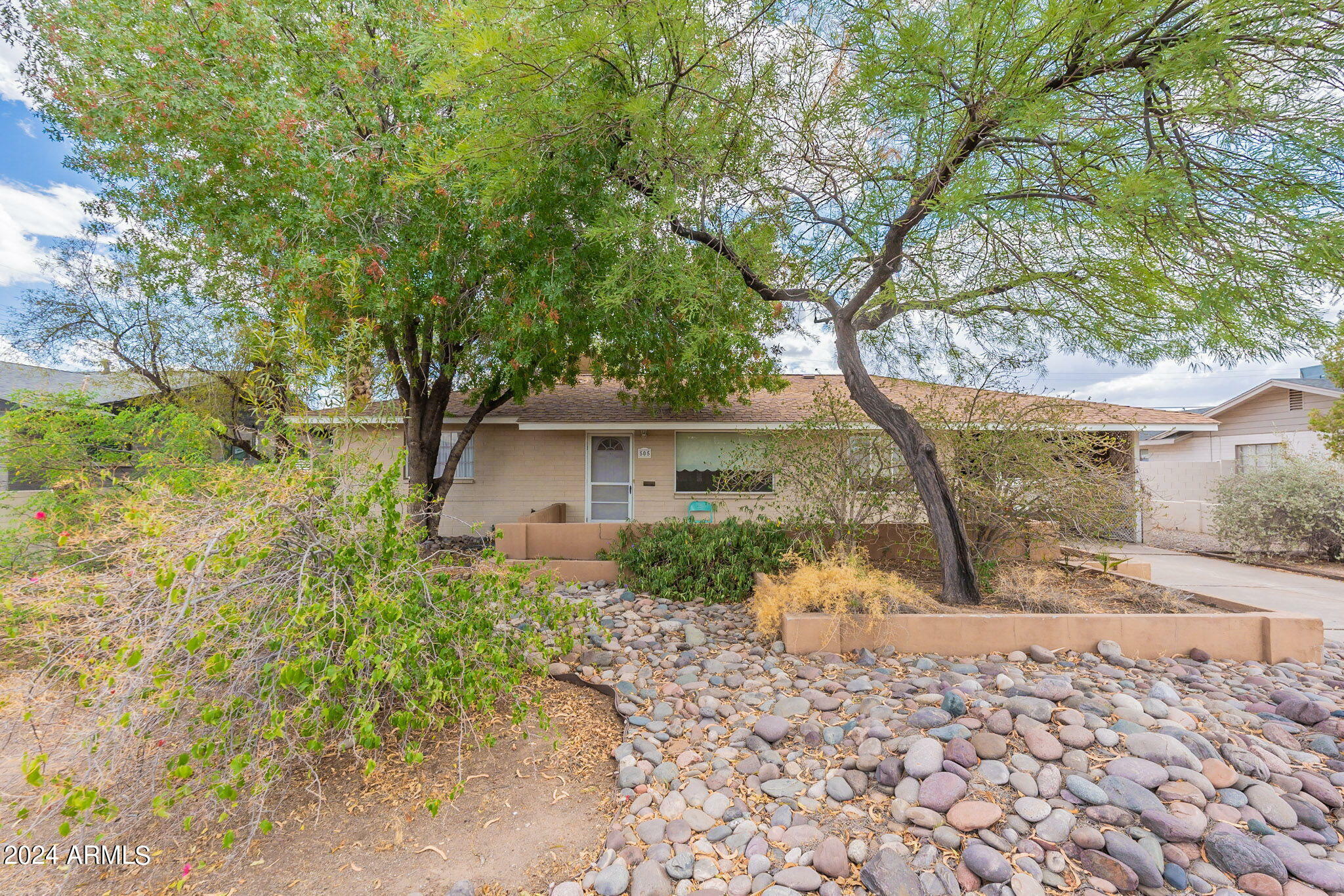 Property Photo:  505 W 18th Street  AZ 85281 