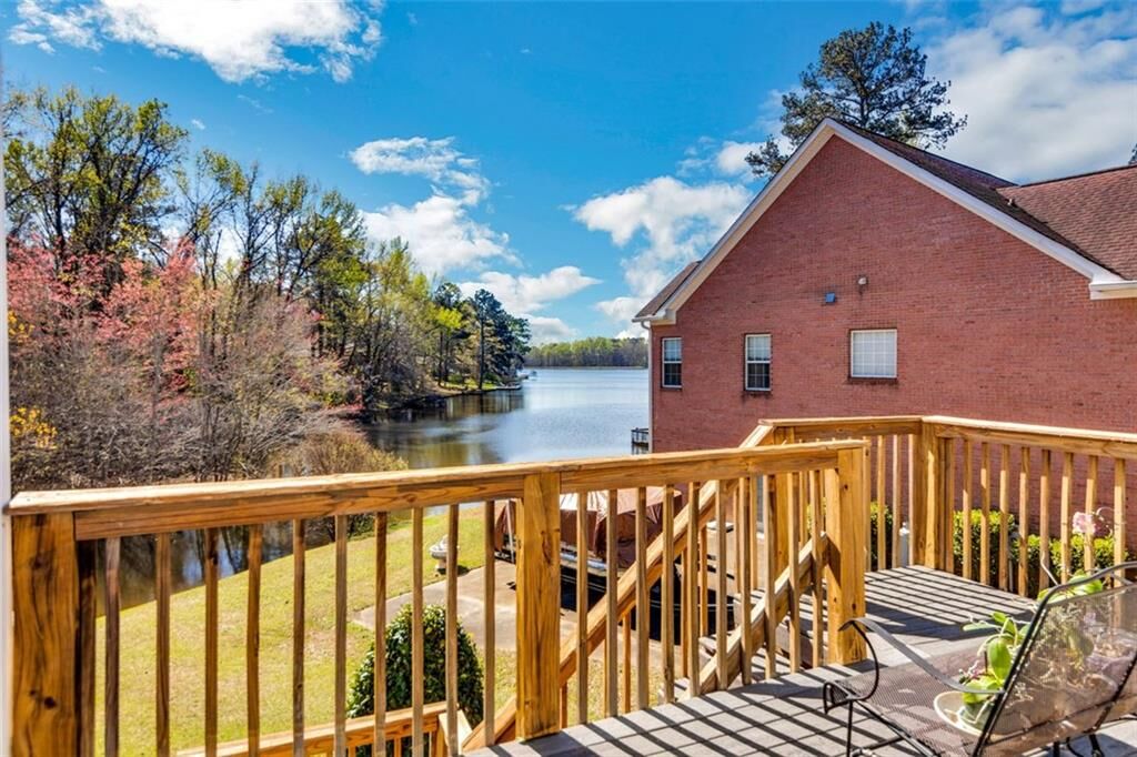 Property Photo: 3240 Somerset Court SE GA 30013