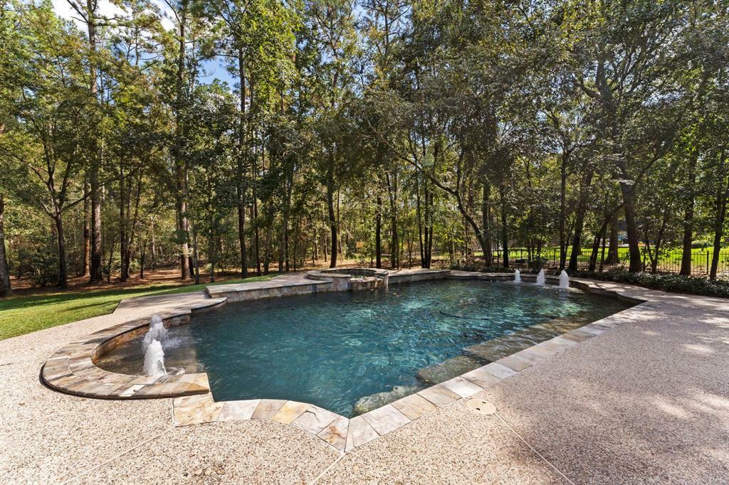 Property Photo:  3710 Waterbend Cove  TX 77386 