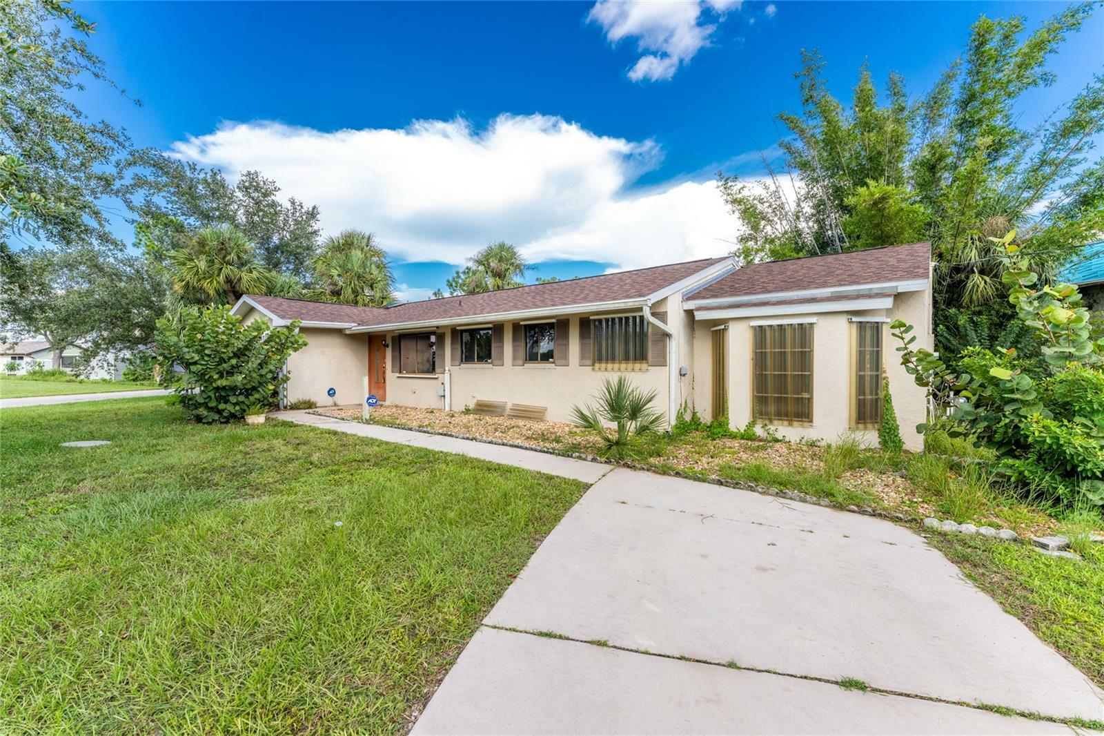 Property Photo:  5142 Silver Bell Drive  FL 33948 