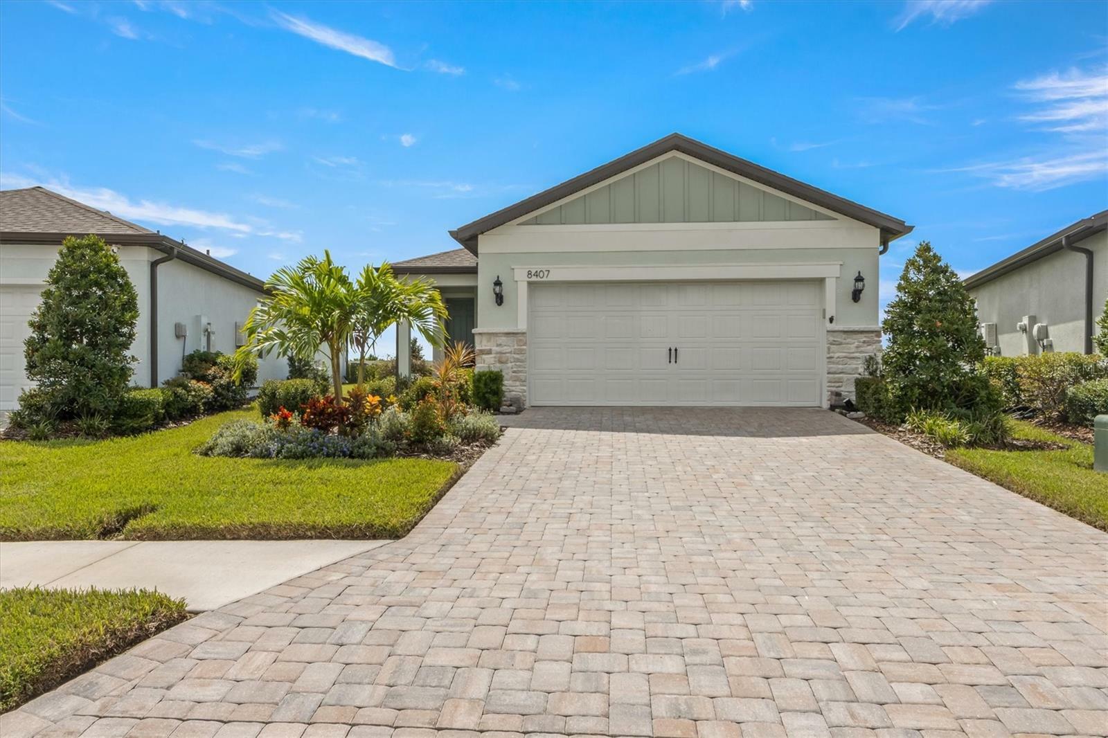 Property Photo:  8407 Ocean Tides Cove  FL 34219 