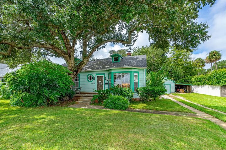 Property Photo: 1206 S Riverside Drive FL 32168