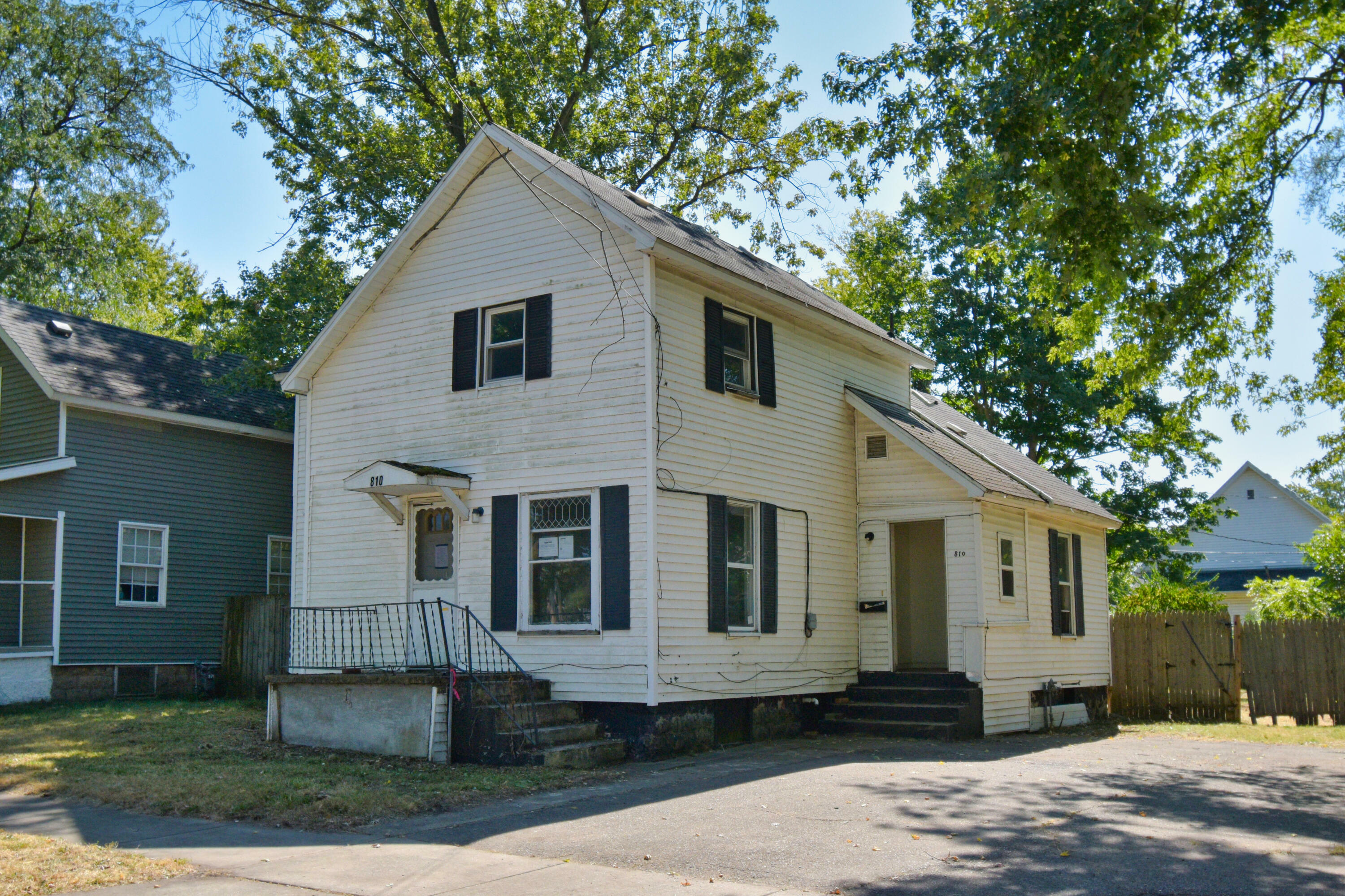 Property Photo:  810 Ferry Street  MI 49120 