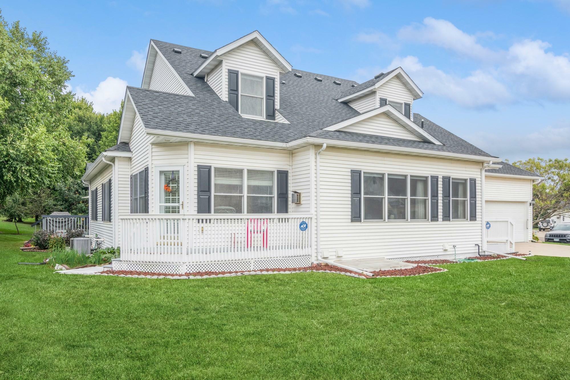 Property Photo: 901 Saint Lawrence Drive MN 55057