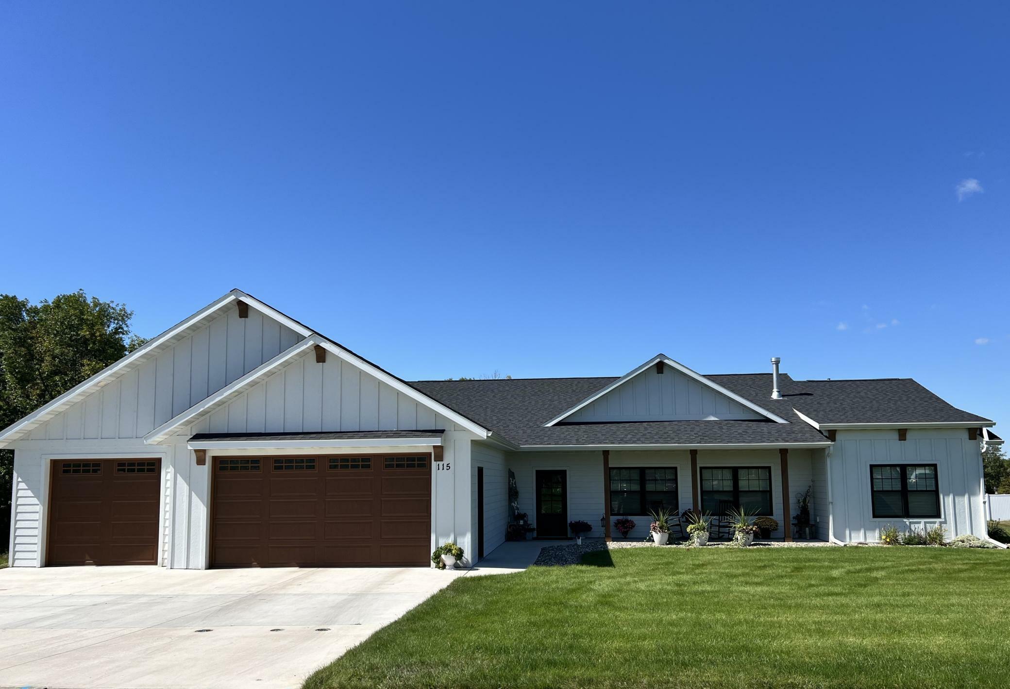 Property Photo:  115 Altavista  MN 56501 