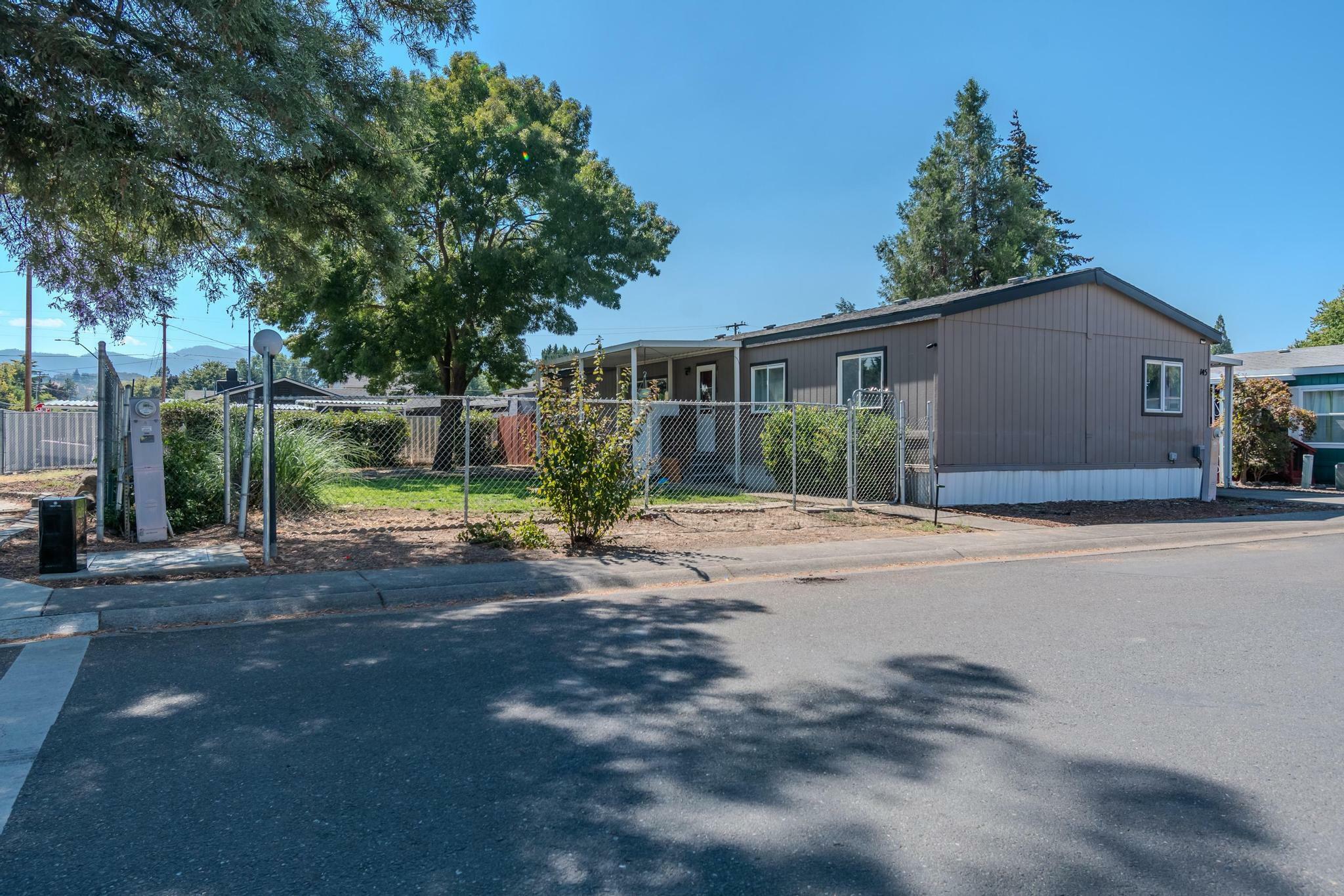 Property Photo:  1570 Peach Street 145  OR 97501 