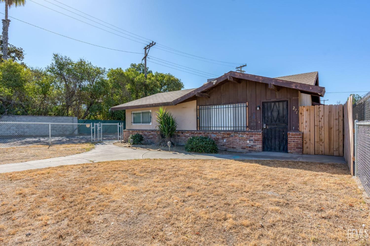 Property Photo:  271 Bernard Street  CA 93305 