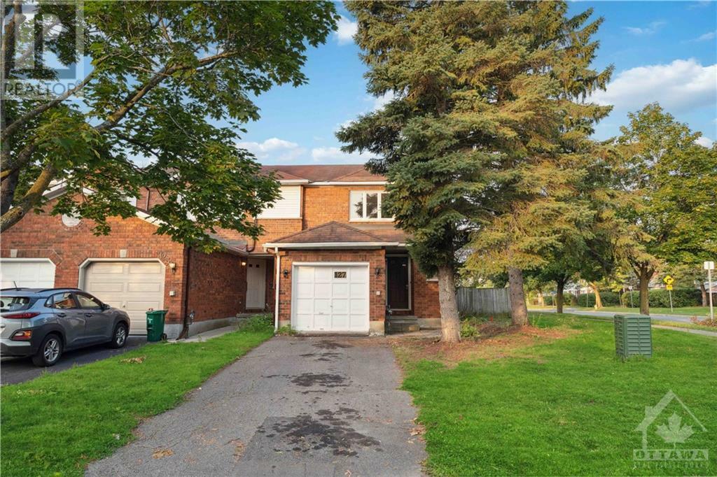 127 Woodbury Crescent  Ottawa ON K1G 5C5 photo