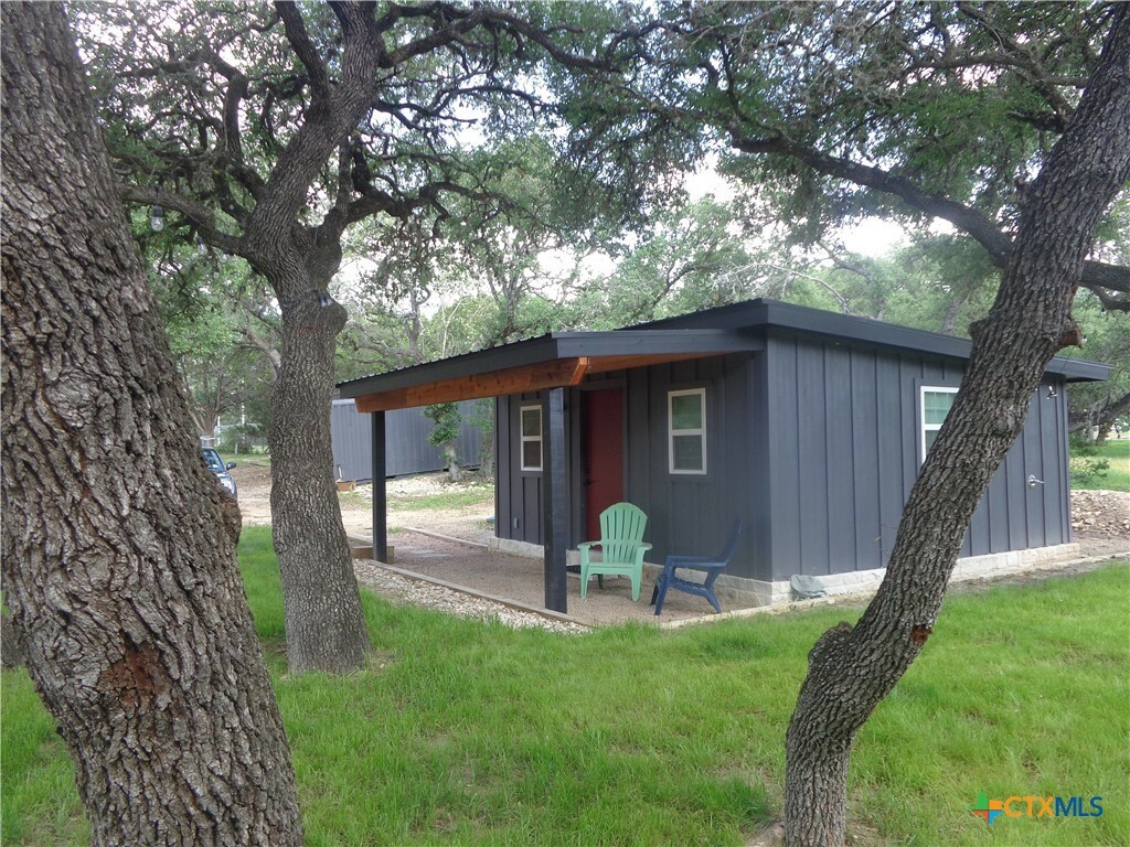 Property Photo:  1009 Edgewater Falls  TX 78133 