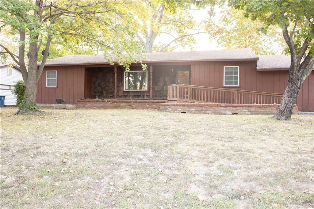 Property Photo:  202 Highland Road  KS 67337 