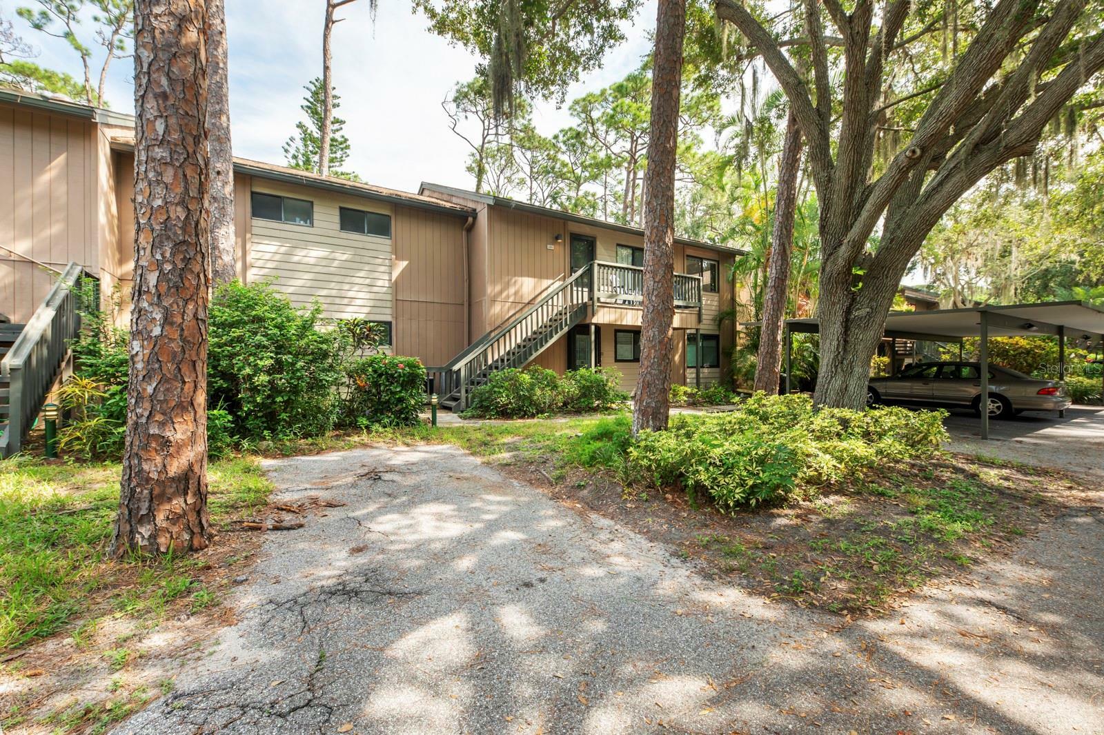 Property Photo:  1700 Glenhouse Drive 406  FL 34231 