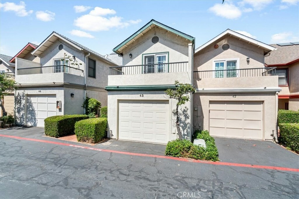 Property Photo:  1106 Oceanaire Drive 43  CA 93401 