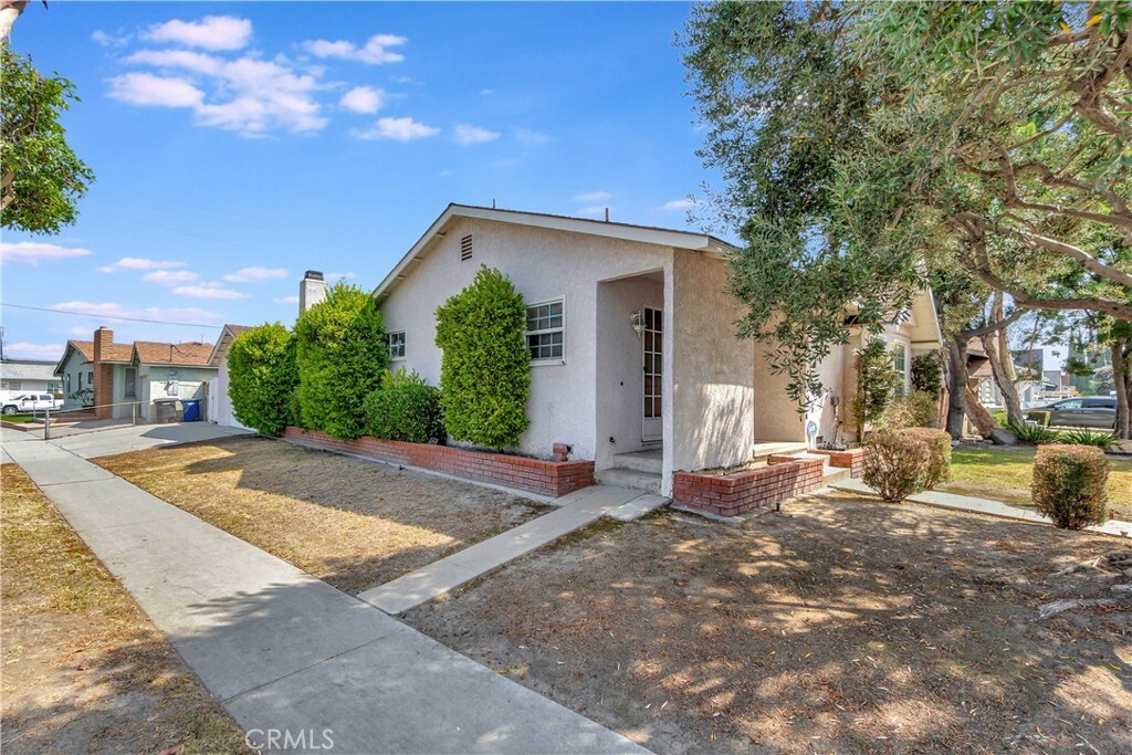 Property Photo:  11303 213th Street  CA 90715 