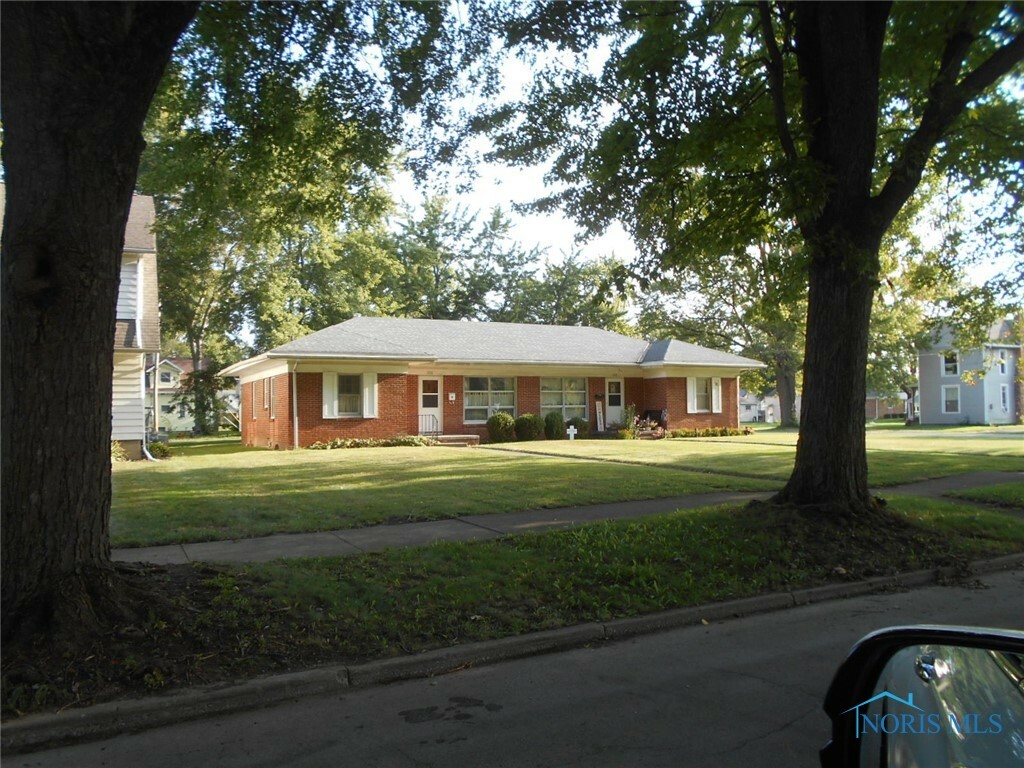 326 E McPherson Avenue  Findlay OH 45840 photo