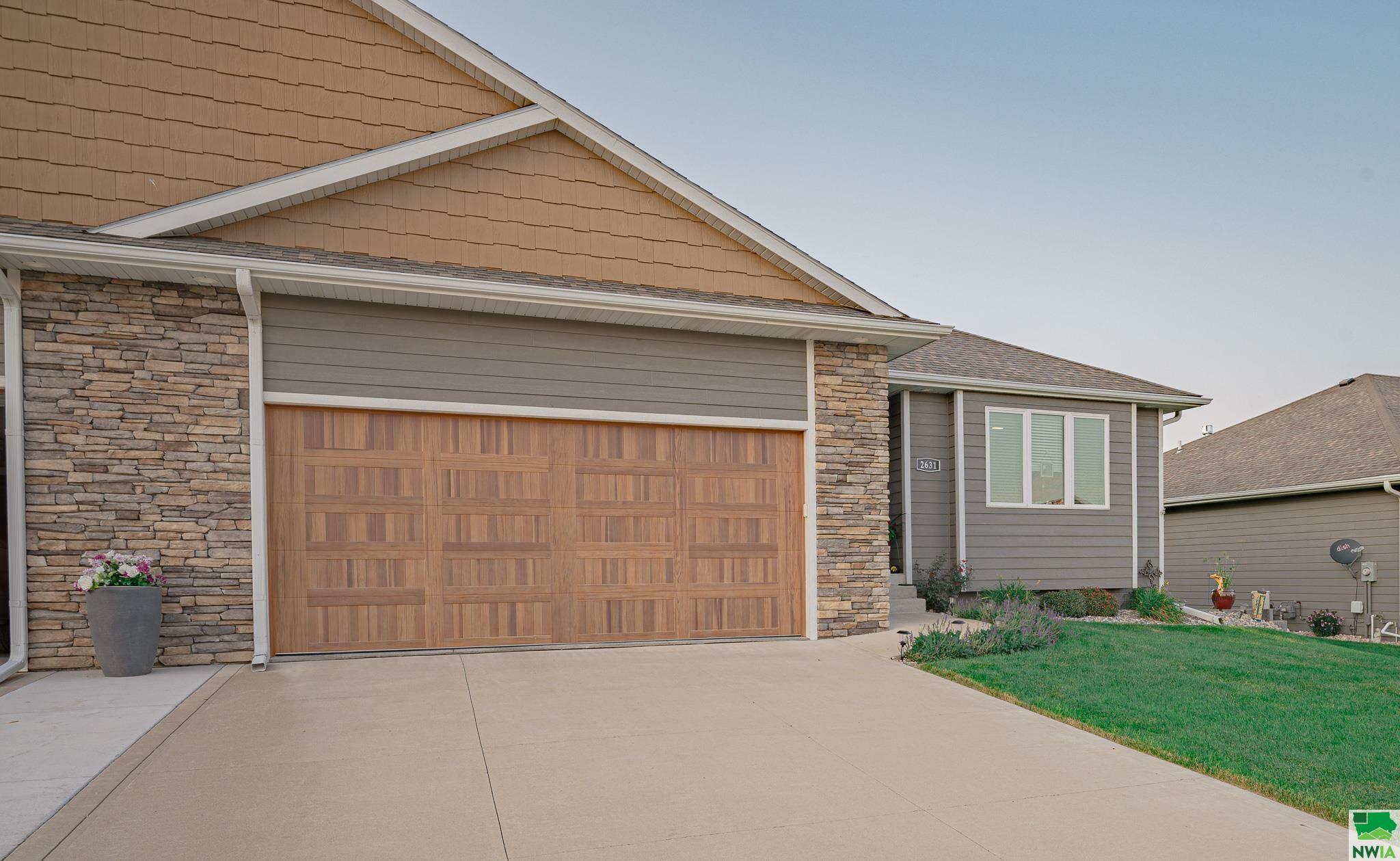 Property Photo:  2631 Indian Hills Ct  IA 51104 