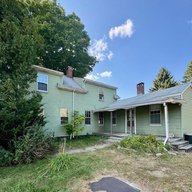 Property Photo:  118 Old Groveland Rd  MA 01835 