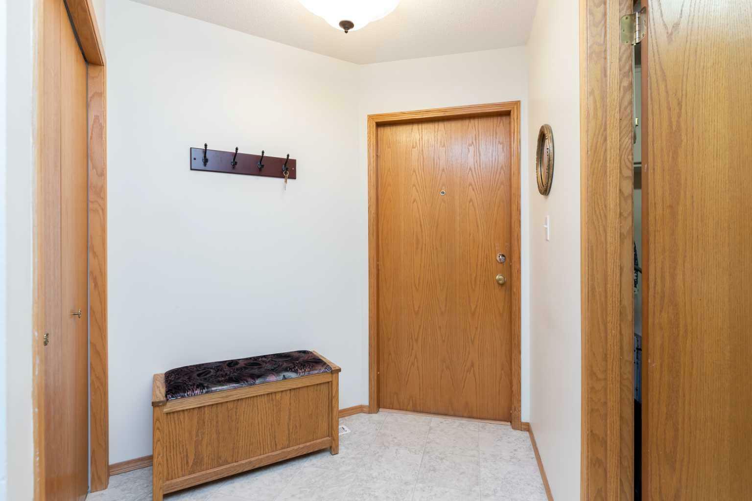 Property Photo:  5120 52 Street 7  AB T4L 1W4 