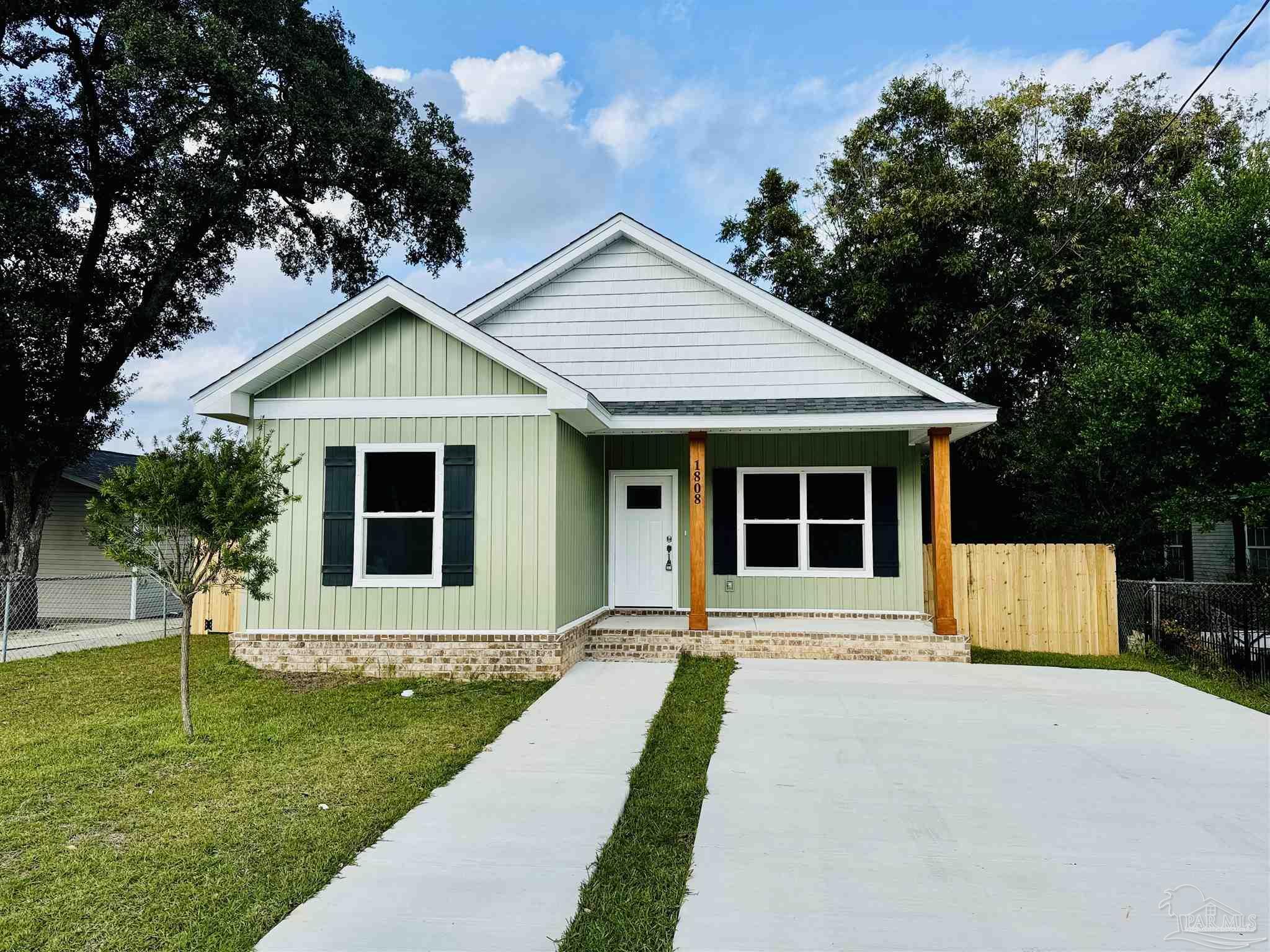 Property Photo: 1808 W Godfrey St FL 32501