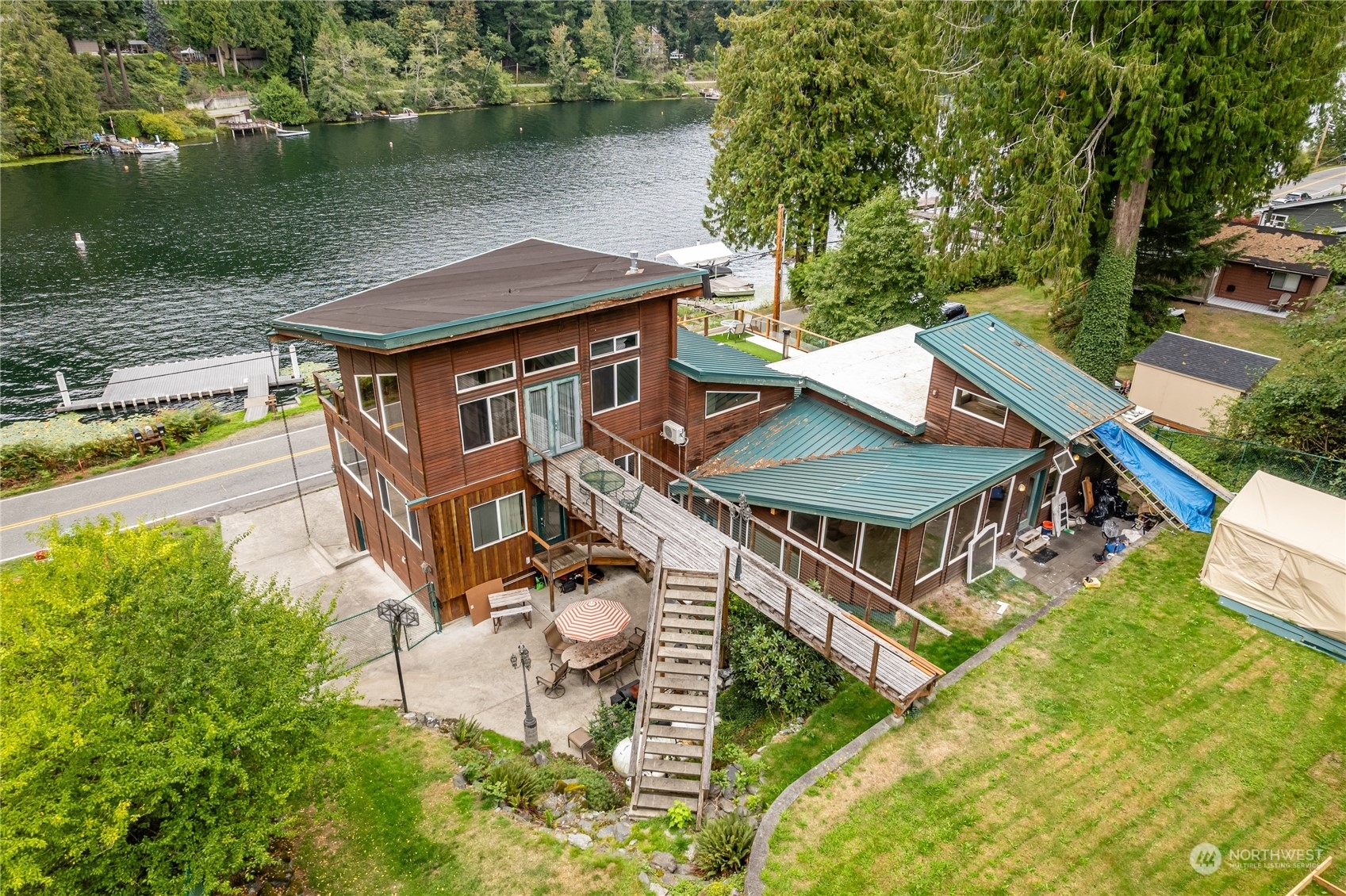 Property Photo:  961 W Lake Samish Drive  WA 98229 