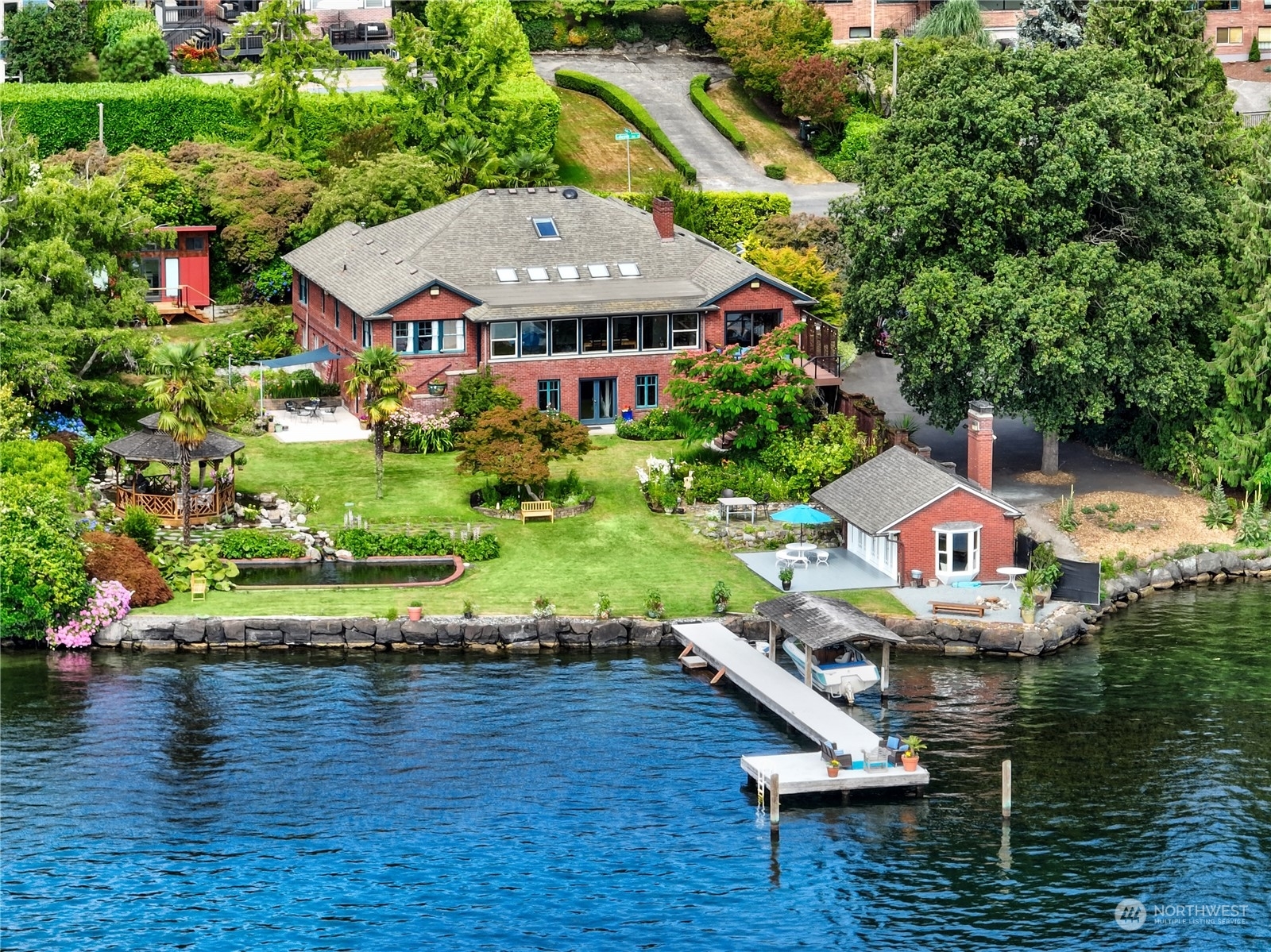 Property Photo:  1500 Lakeside Avenue S  WA 98144 