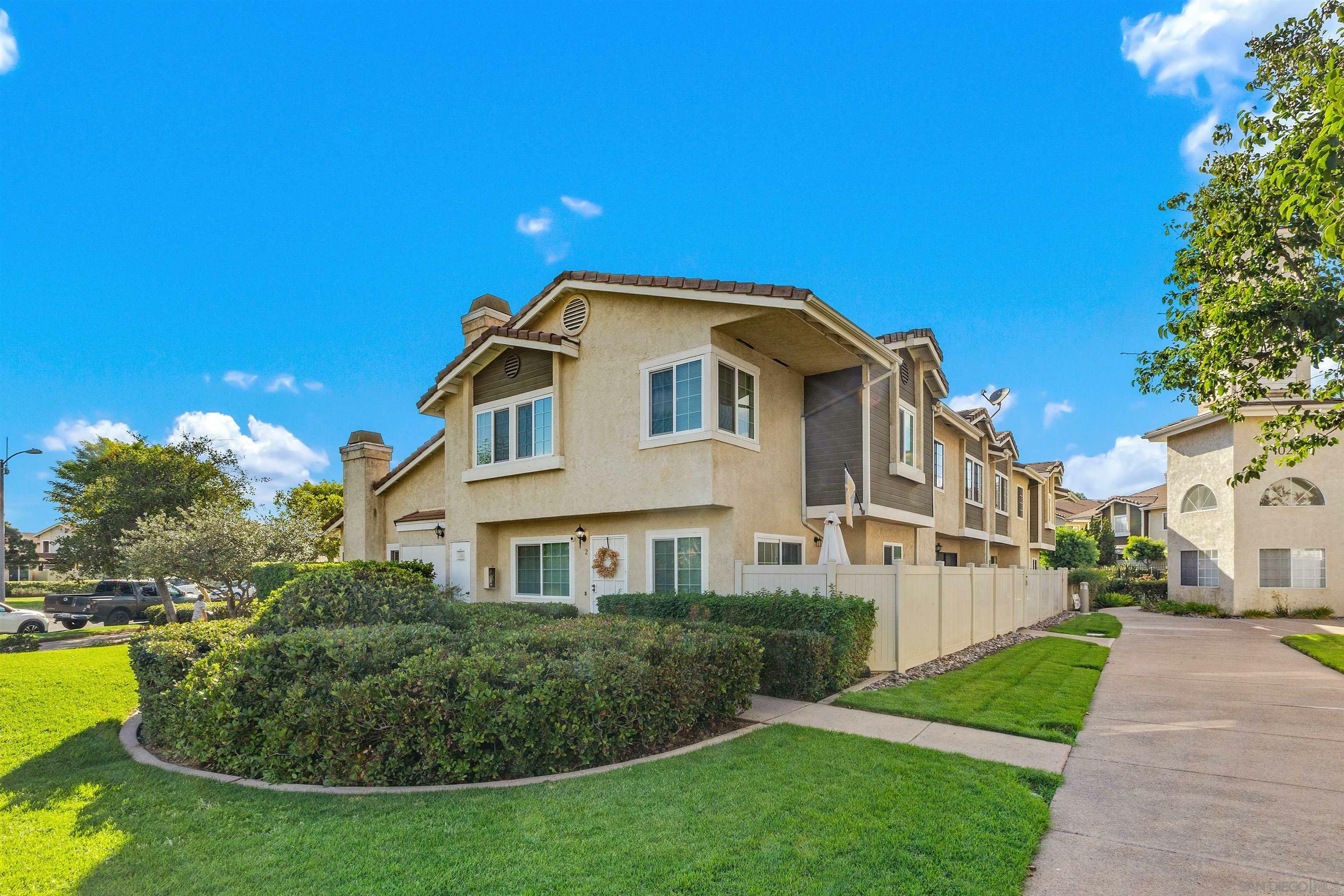 Property Photo:  10100 Palm Glen Dr 2  CA 92071 