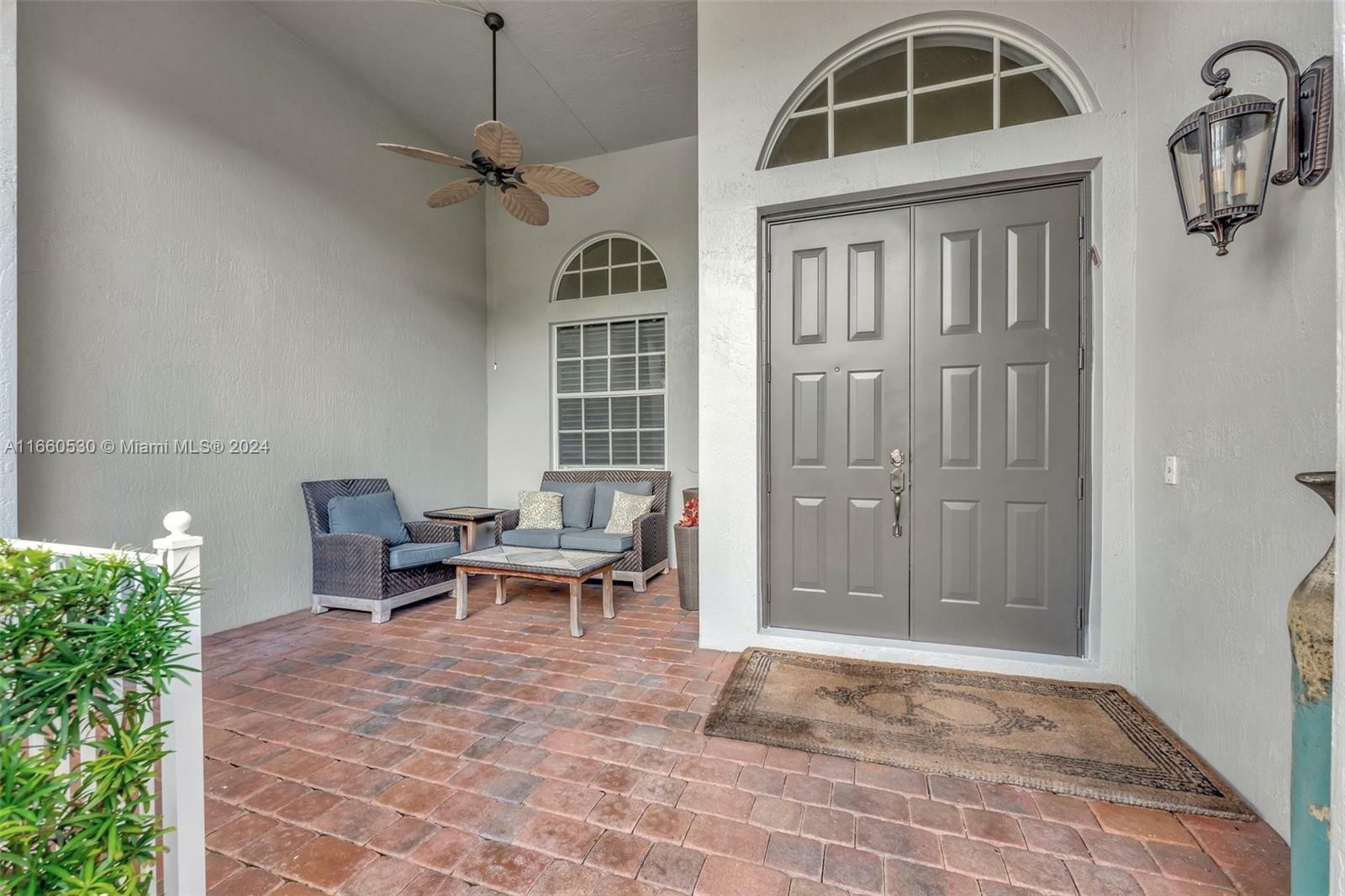 Property Photo:  1457 Kite Ct  FL 33327 