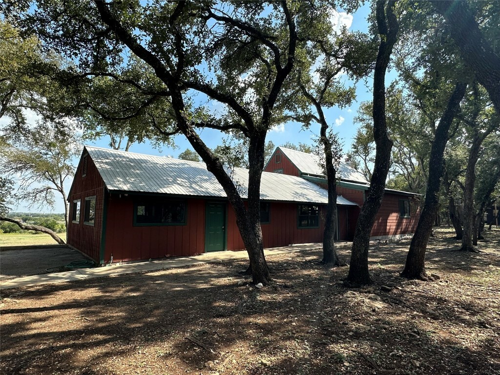 Property Photo:  215 Hy Road Road  TX 78610 