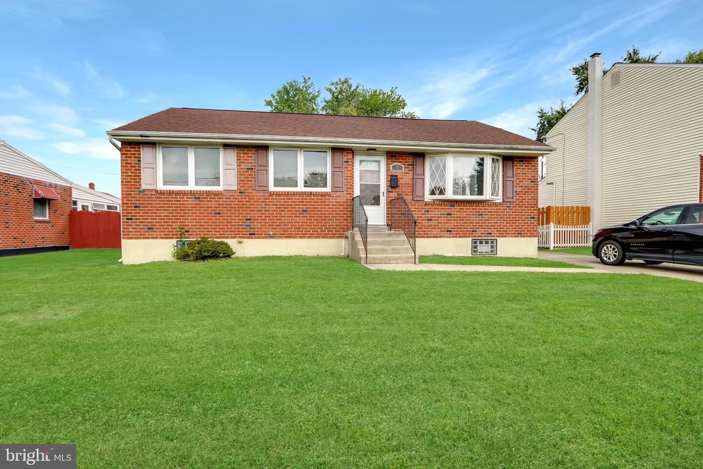 Property Photo: 17 S Lunenburg Drive DE 19720