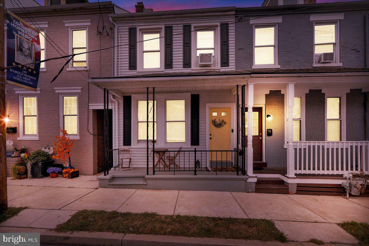 Property Photo:  544 Walnut Street  PA 17512 