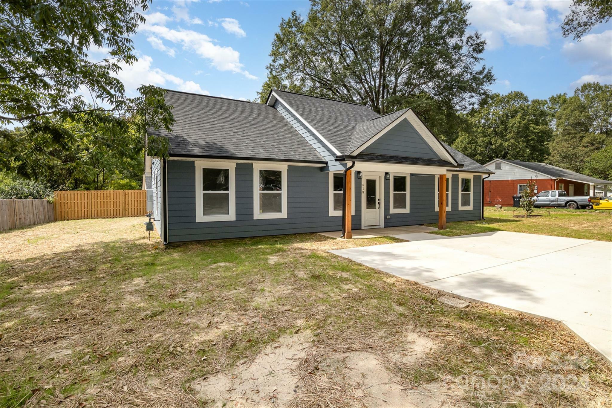 Property Photo:  419 Hillcrest Street  NC 28206 