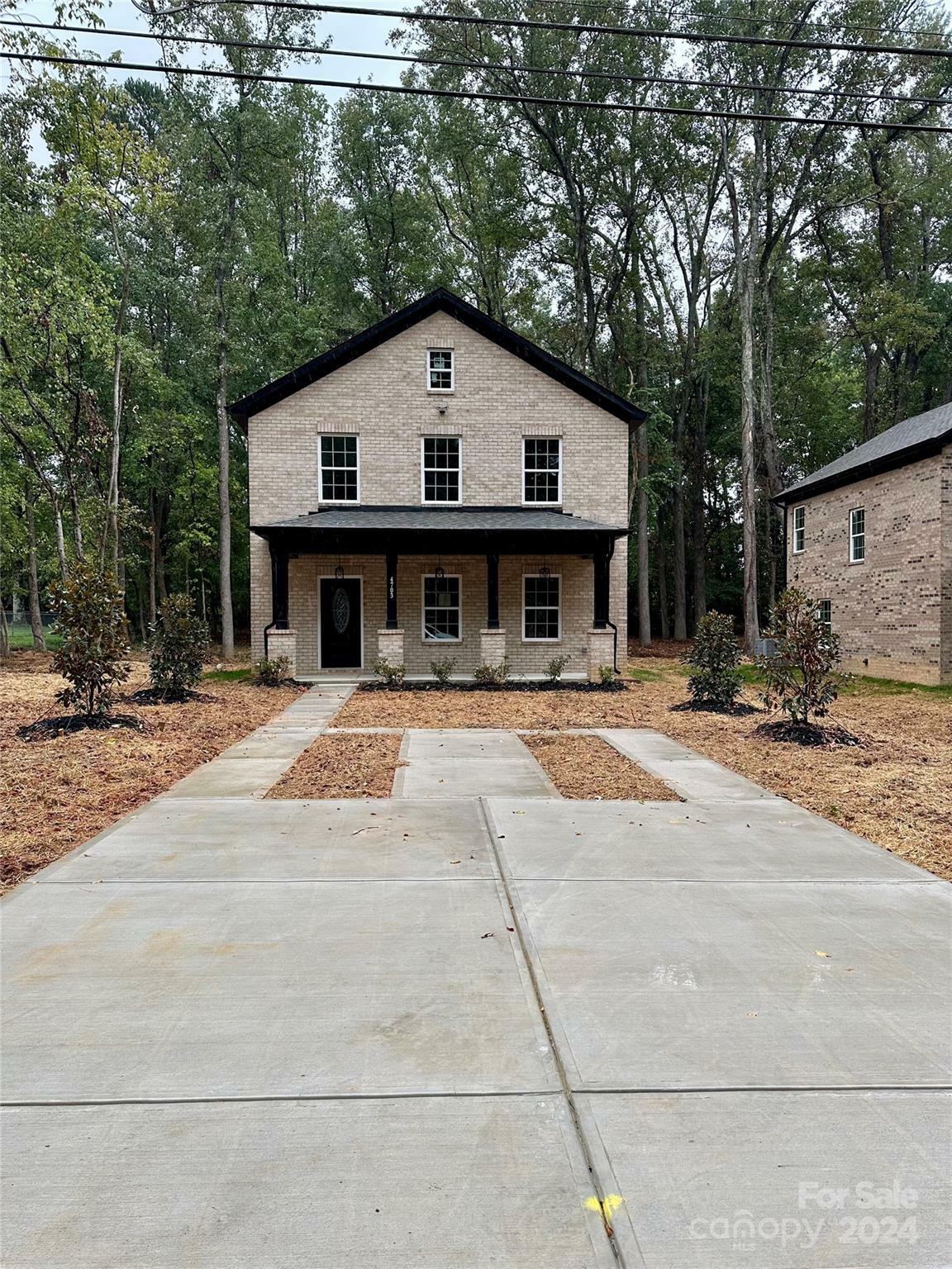 Property Photo:  4703 Whispering Oaks Drive  NC 28213 