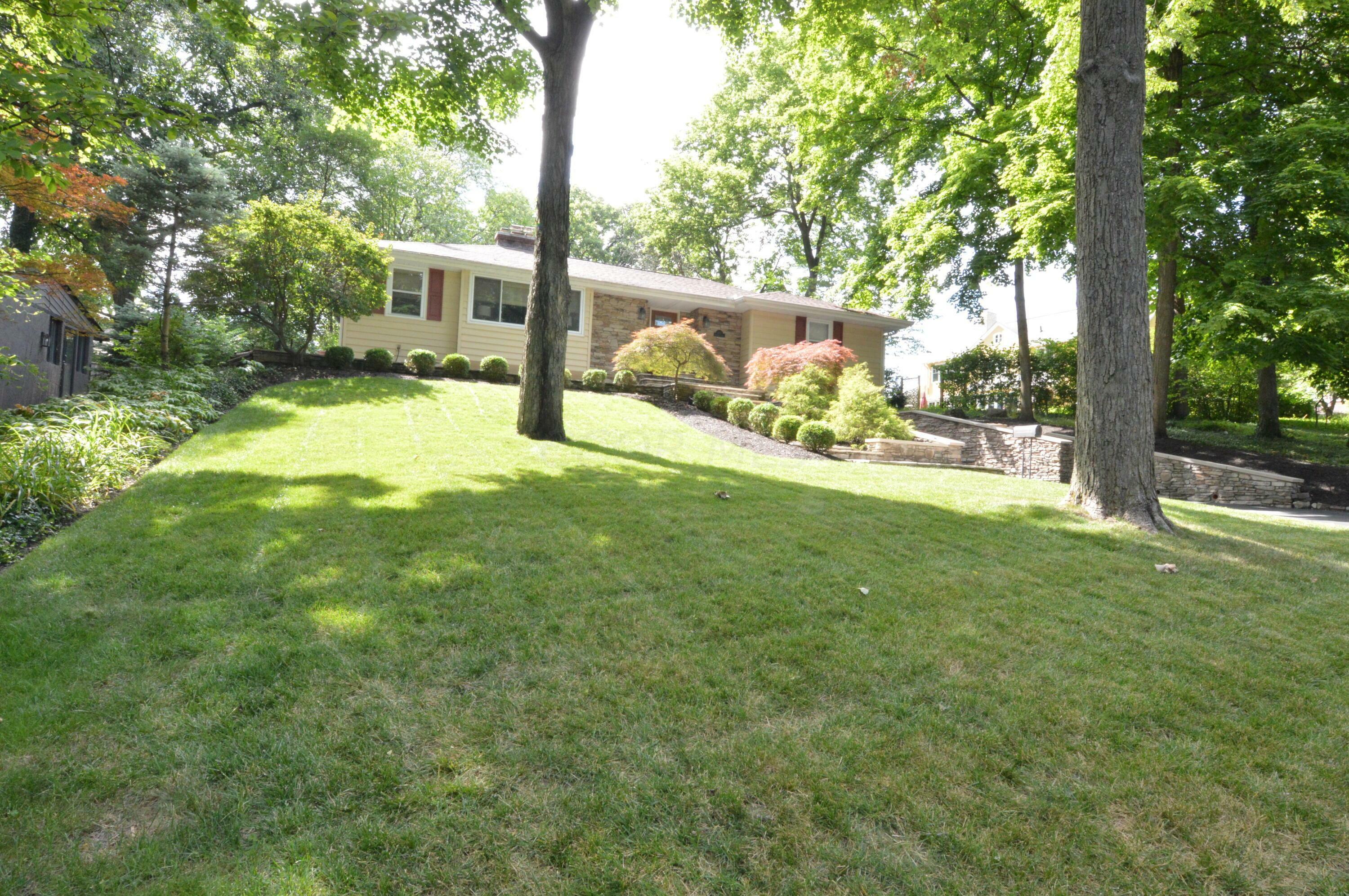 Property Photo:  1077 Wyandotte Road  OH 43212 