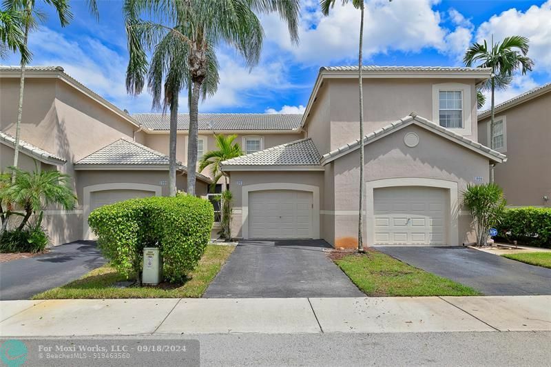 Property Photo:  1904 Madeira Dr  FL 33327 