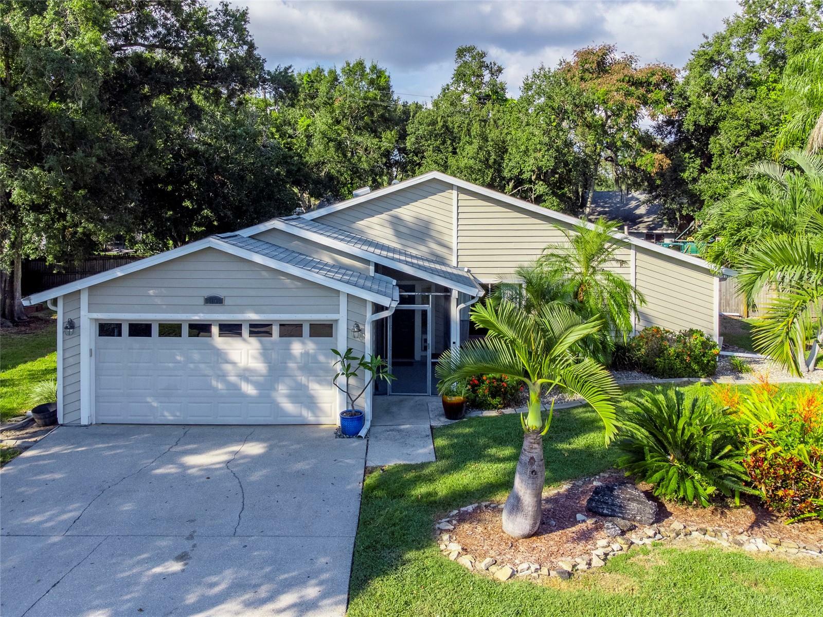 Property Photo:  8108 Glenbrooke Place  FL 34243 