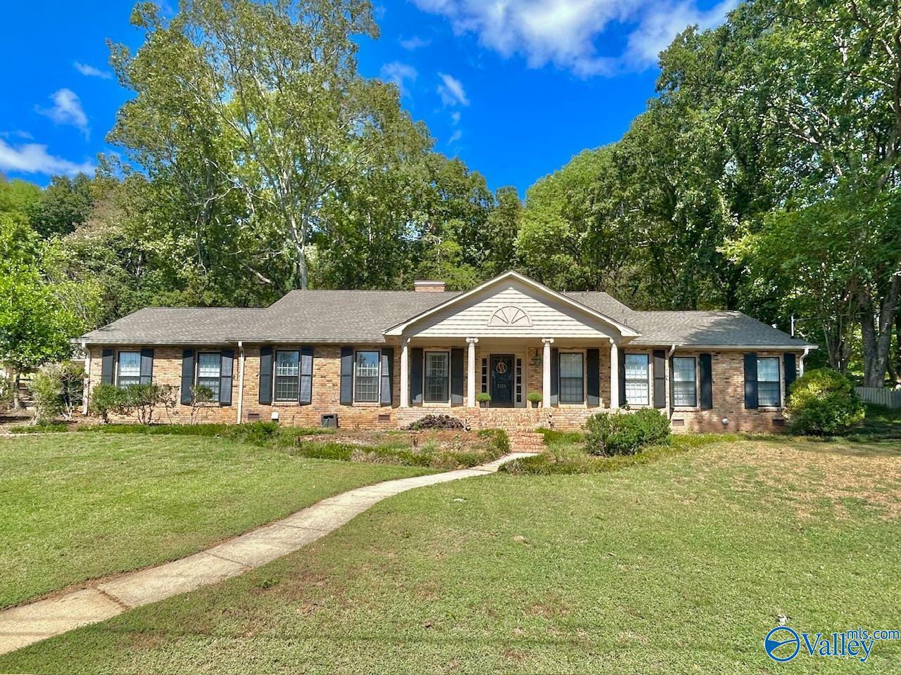 Property Photo:  508 Owens Drive SE  AL 35801 