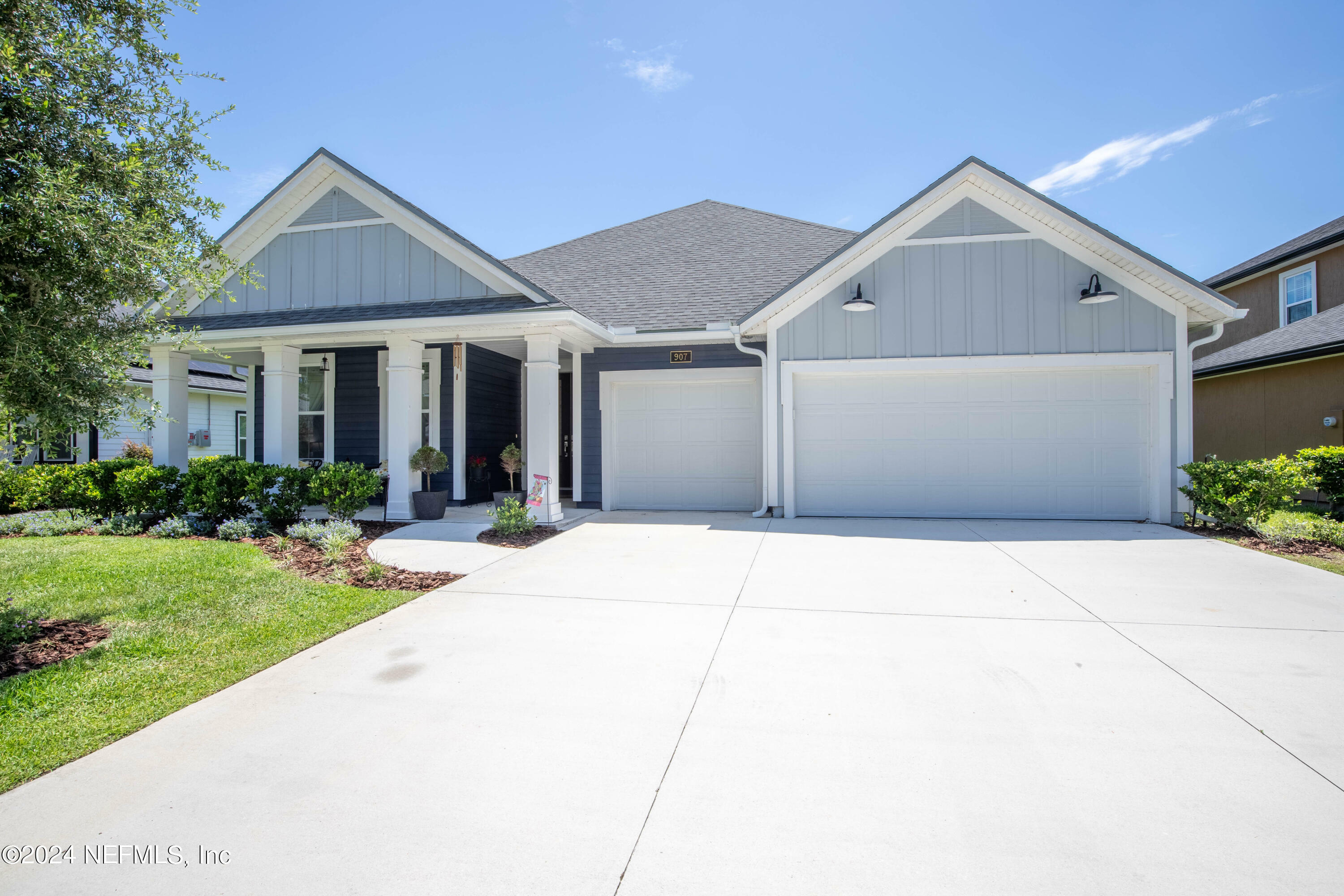 Property Photo:  907 Laurel Valley Drive  FL 32065 