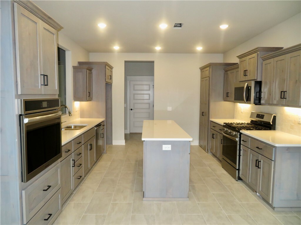 Property Photo:  304 Doral Drive  AR 72718 