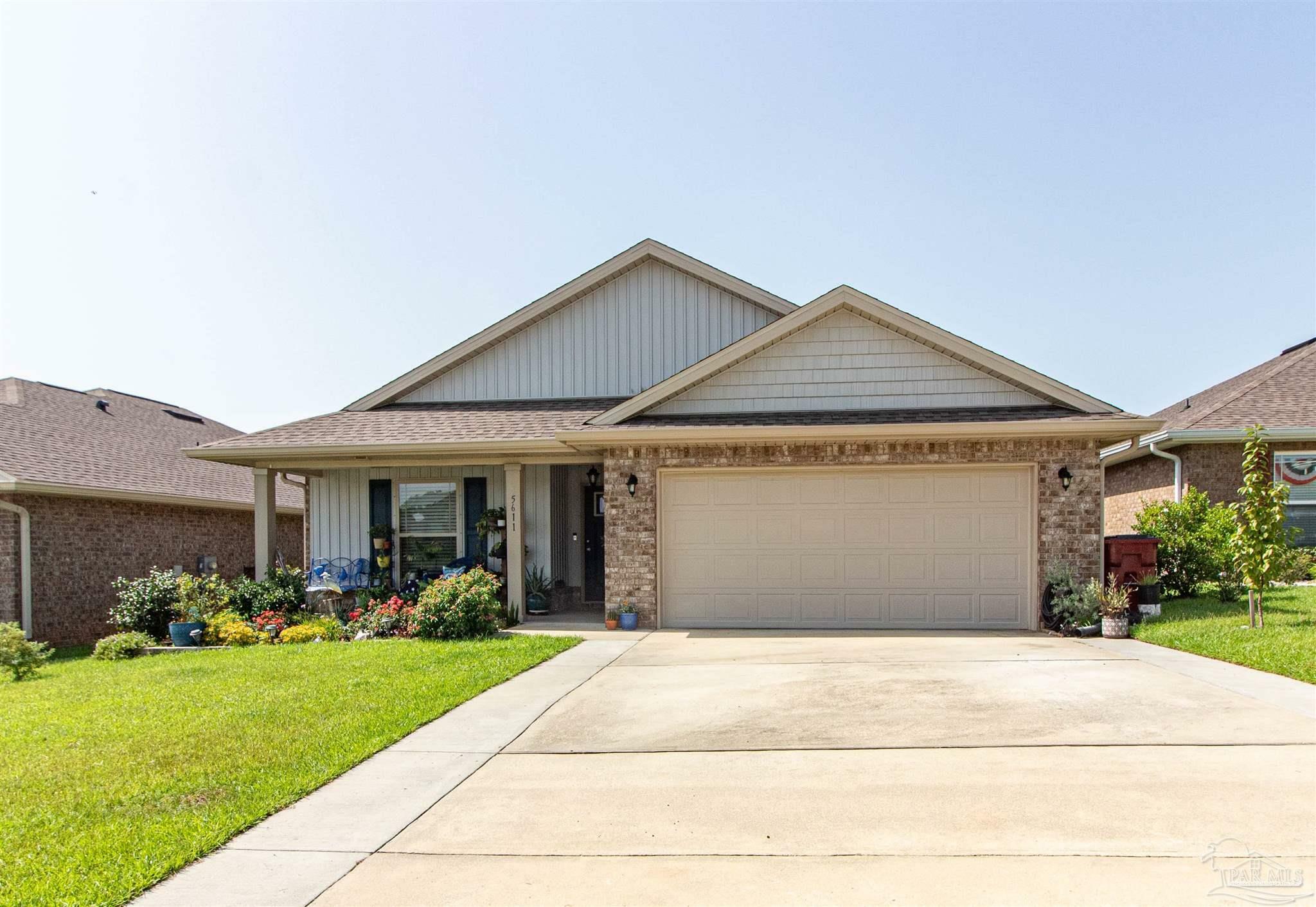 Property Photo: 5611 Blue Sky Ct FL 32583
