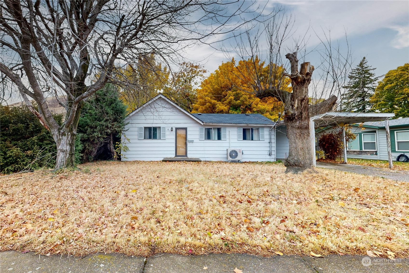 Property Photo:  1212 S 3rd St  WA 99328 