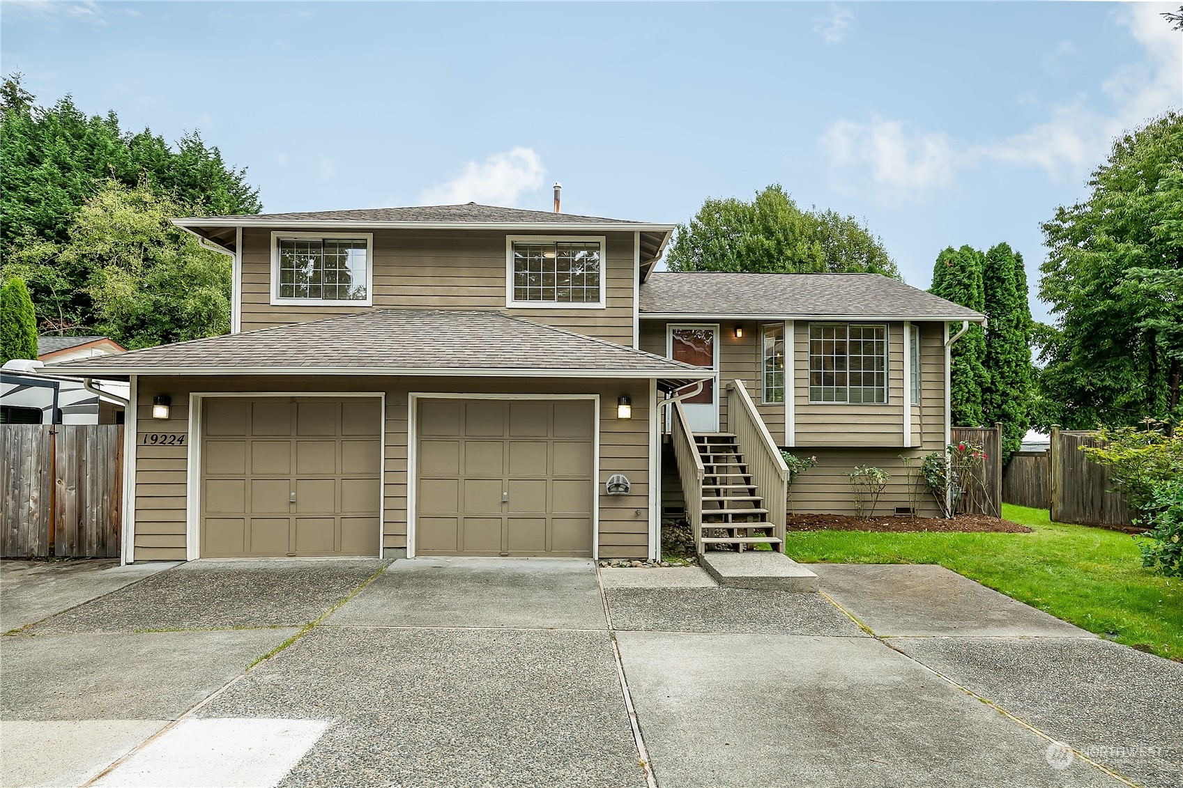 Property Photo:  19224  73rd Avenue NE  WA 98028 