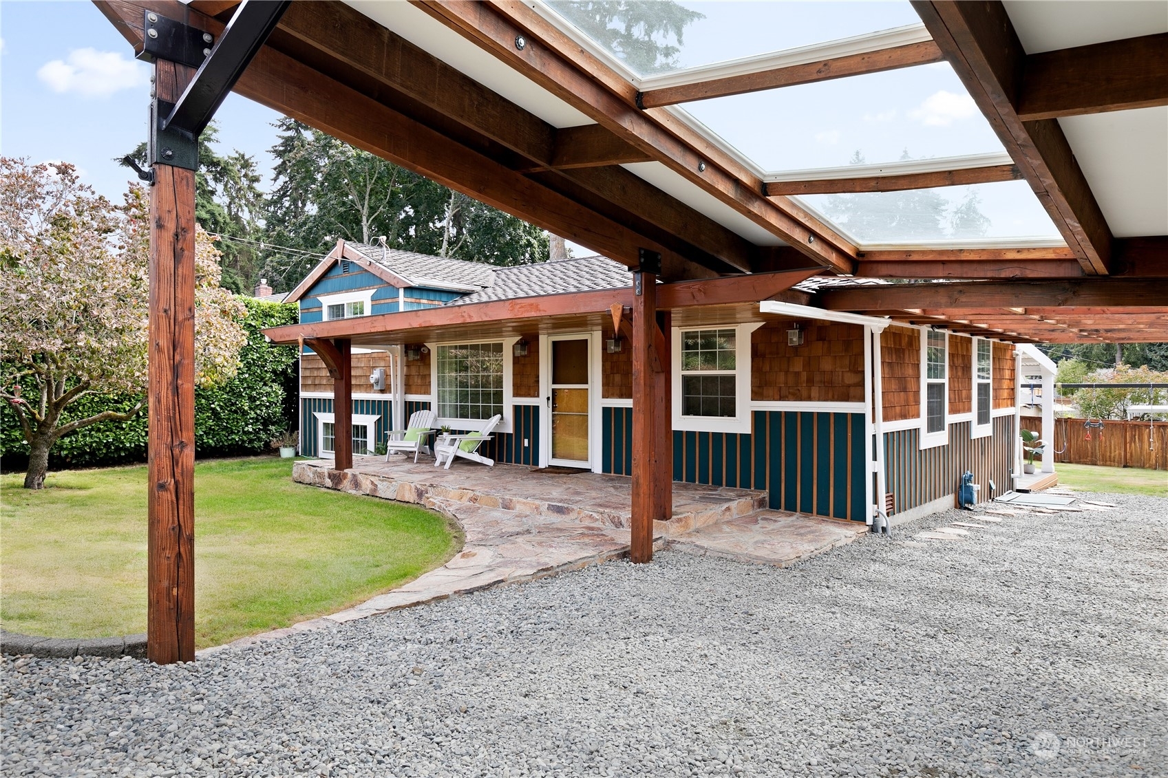 Property Photo:  807 S 194th Street  WA 98148 