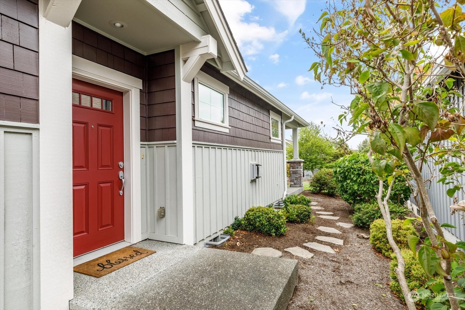 Property Photo:  1625 SW Vanguard Street  WA 98277 