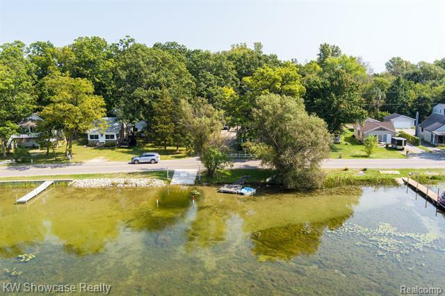 Property Photo:  1494 Maxfield Road  MI 48353 