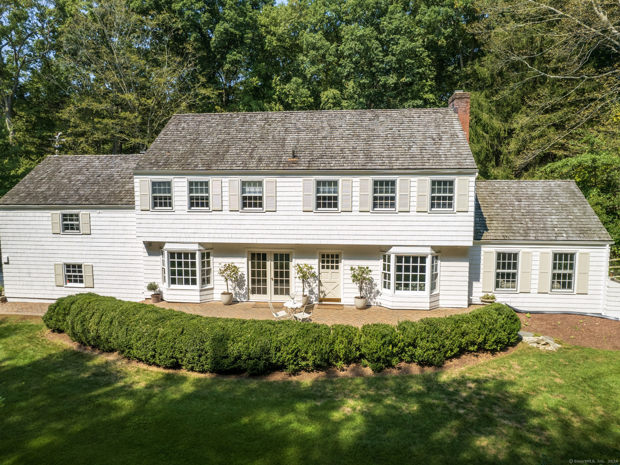 Property Photo:  9 Tannery Lane North  CT 06883 