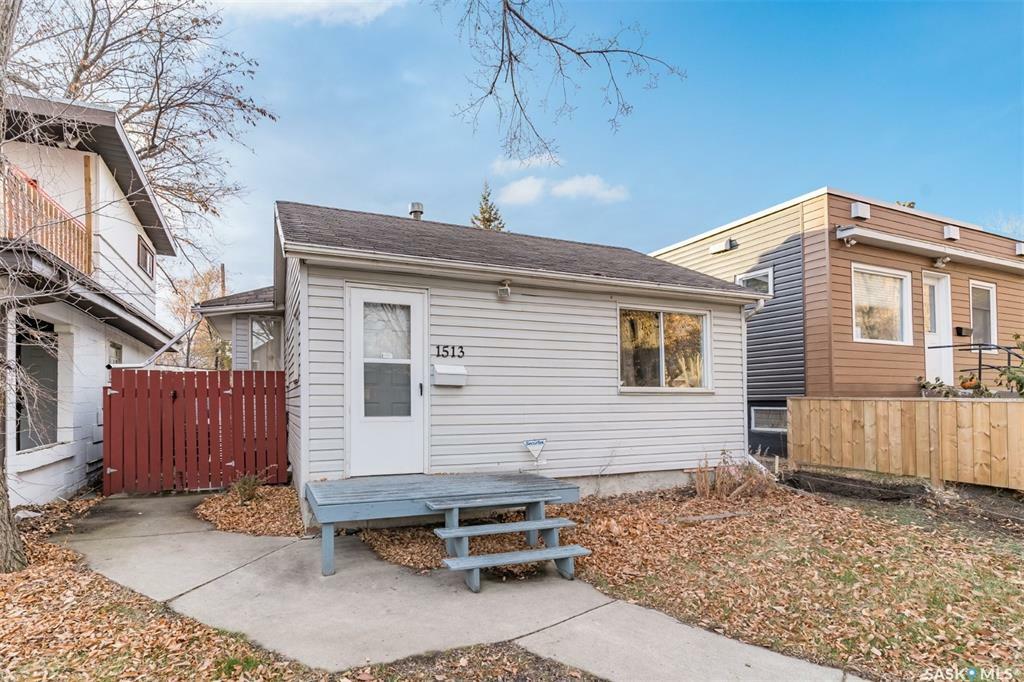 Photo de la propriété:  1513 7th Avenue N  SK S7K 2W6 