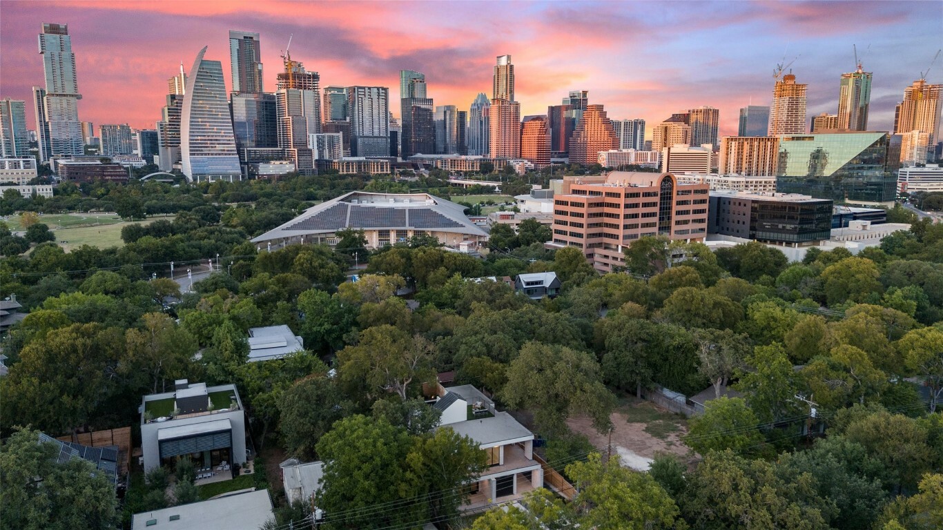 Property Photo:  908 Post Oak Street  TX 78704 