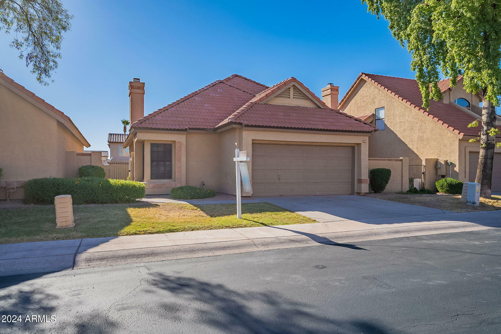 Property Photo:  880 N Terrace Road  AZ 85226 